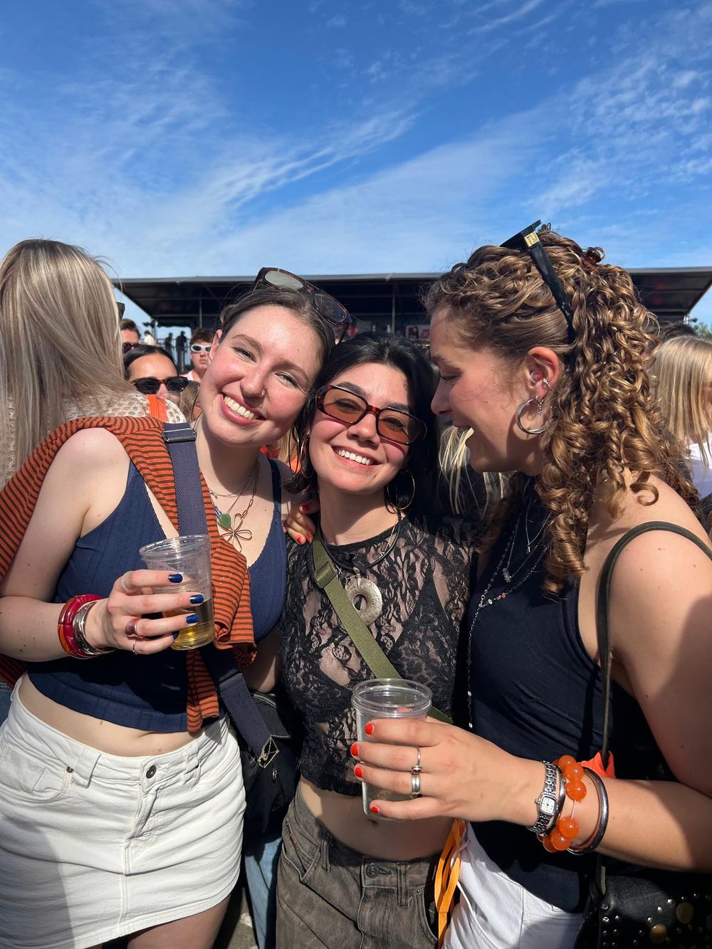 zon, bier en vriendinnen